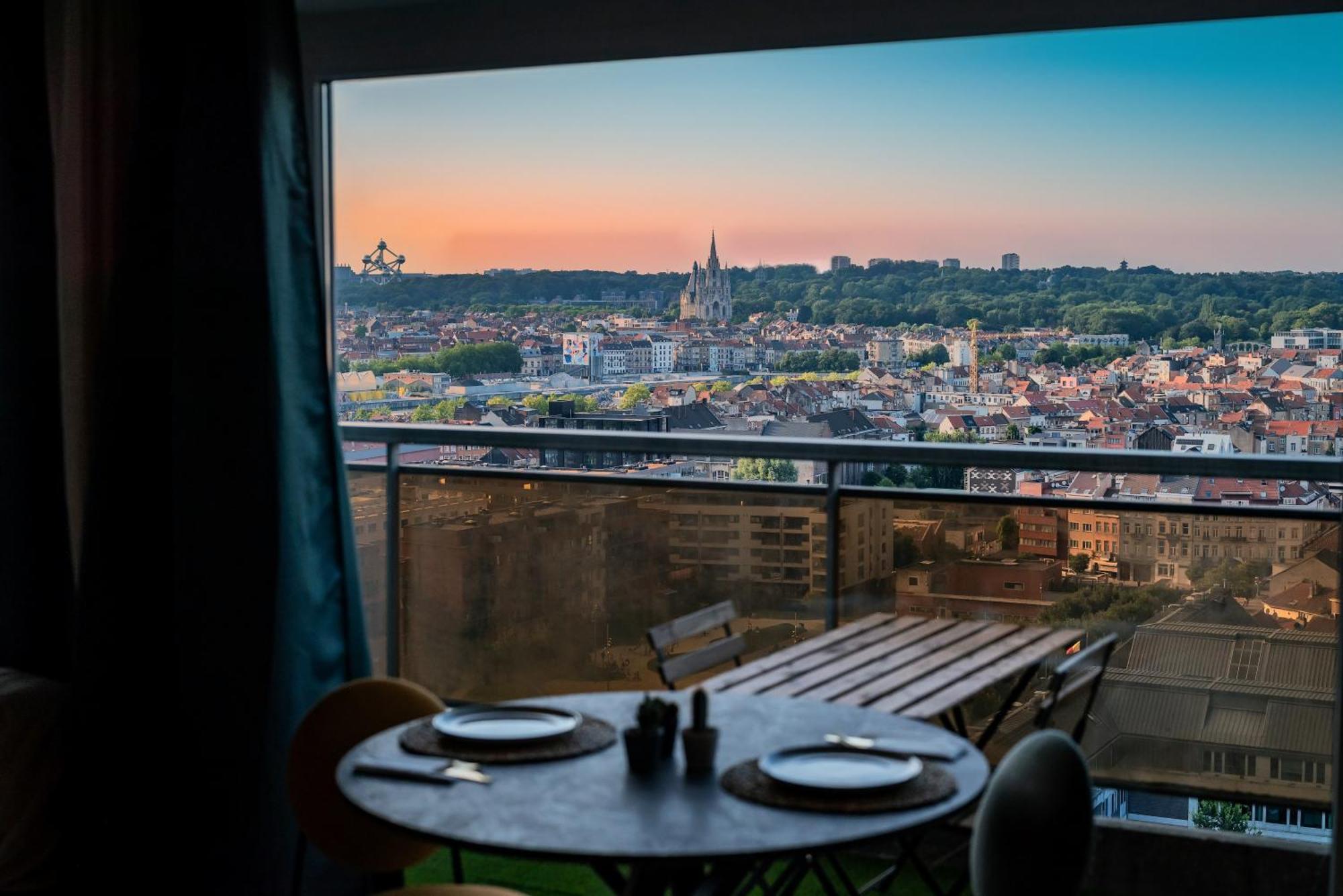 Studio Avec Vue Panoramique Et Parking Gratuit Brüsszel Kültér fotó